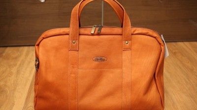 아마존 갈색 가죽가방 사용기입니다. (NCAA Ole Miss Rebels Tan Leather Corey Duffel Bag)